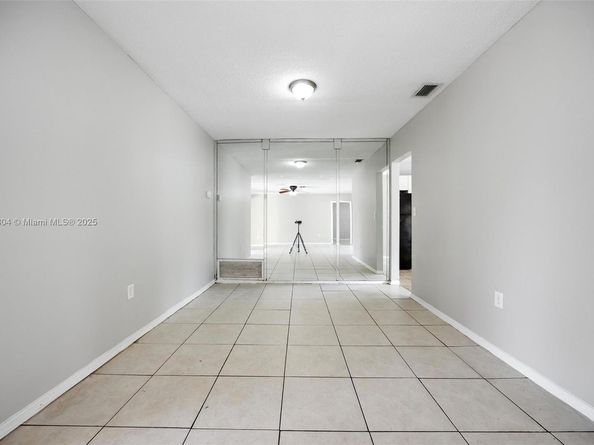 7187 NW 22nd St, Sunrise FL 33313