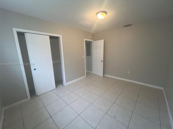 7187 NW 22nd St, Sunrise FL 33313
