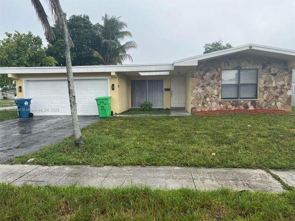 7187 NW 22nd St, Sunrise FL 33313