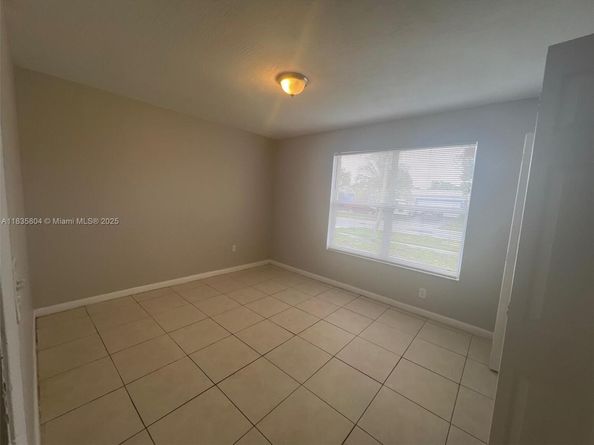7187 NW 22nd St, Sunrise FL 33313