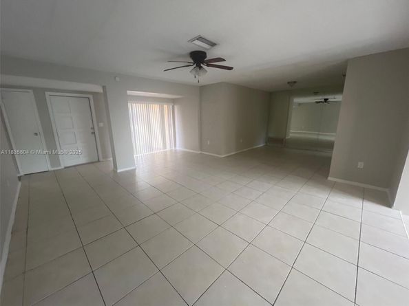 7187 NW 22nd St, Sunrise FL 33313
