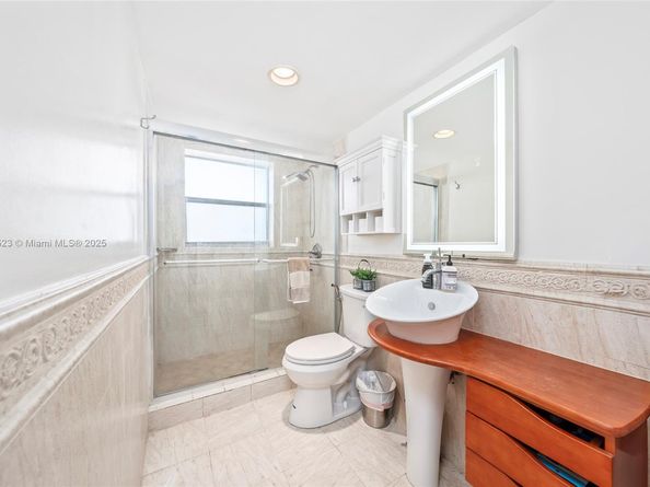 2100 Sans Souci Blvd B1006, North Miami FL 33181