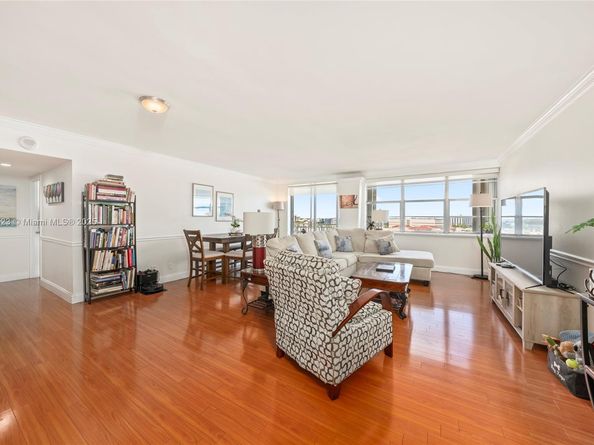 2100 Sans Souci Blvd B1006, North Miami FL 33181