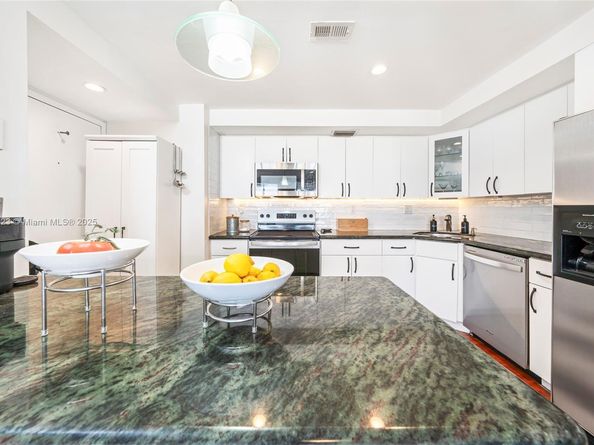 2100 Sans Souci Blvd B1006, North Miami FL 33181