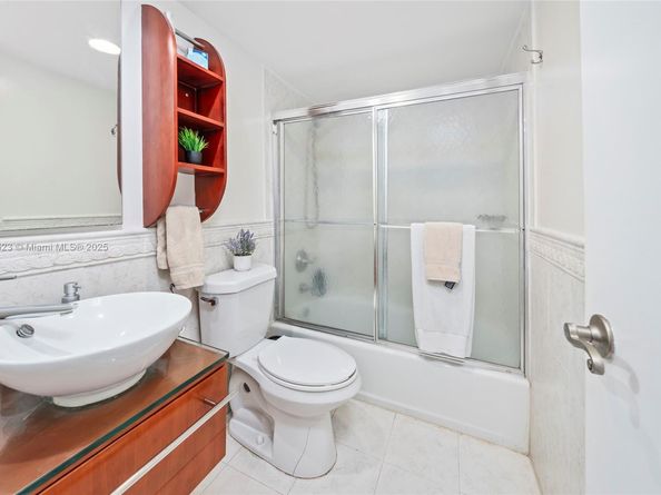 2100 Sans Souci Blvd B1006, North Miami FL 33181