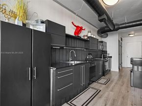 690 SW 1st Ct 2101, Miami FL 33130