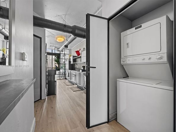 690 SW 1st Ct 2101, Miami FL 33130