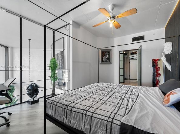 690 SW 1st Ct 2101, Miami FL 33130