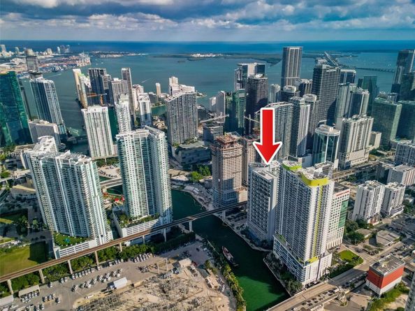 690 SW 1st Ct 2101, Miami FL 33130