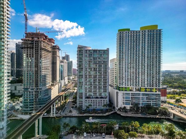 690 SW 1st Ct 2101, Miami FL 33130