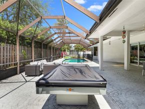 1041 NW 93rd Ter, Plantation FL 33322