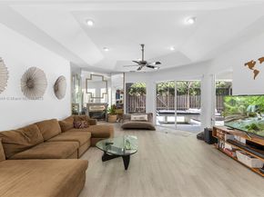 1041 NW 93rd Ter, Plantation FL 33322