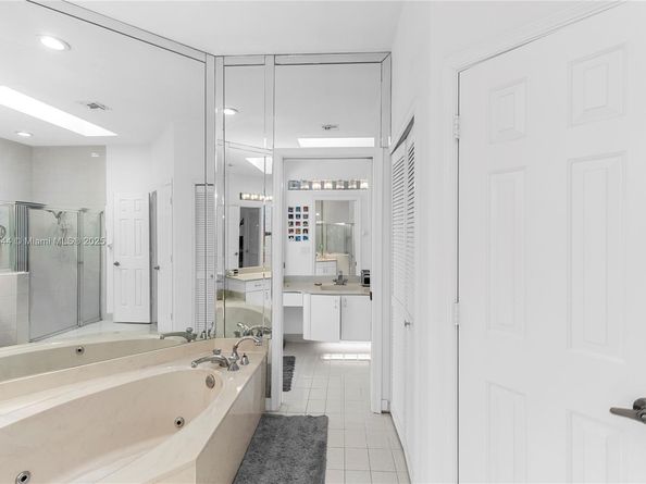 1041 NW 93rd Ter, Plantation FL 33322
