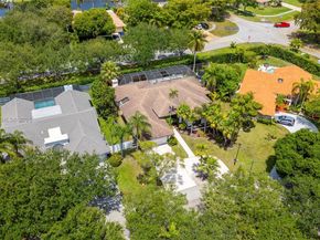 1041 NW 93rd Ter, Plantation FL 33322