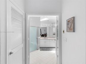1041 NW 93rd Ter, Plantation FL 33322