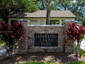 1041 NW 93rd Ter, Plantation FL 33322
