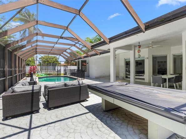 1041 NW 93rd Ter, Plantation FL 33322