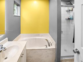 6037 SW 19th St, North Lauderdale FL 33068