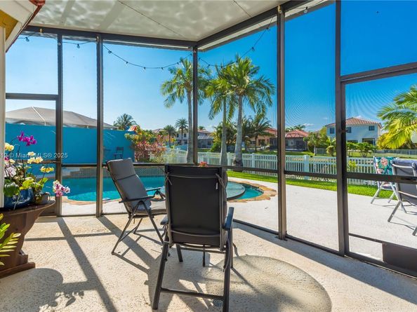 1060 NW 192nd Ave, Pembroke Pines FL 33029