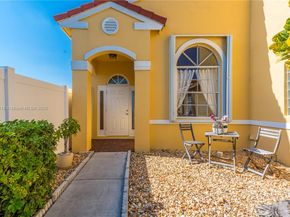 1060 NW 192nd Ave, Pembroke Pines FL 33029