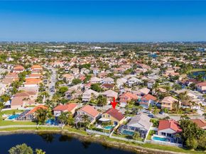 1060 NW 192nd Ave, Pembroke Pines FL 33029