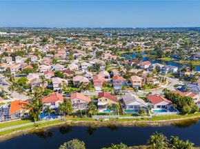 1060 NW 192nd Ave, Pembroke Pines FL 33029