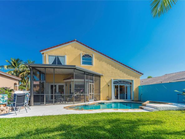 1060 NW 192nd Ave, Pembroke Pines FL 33029