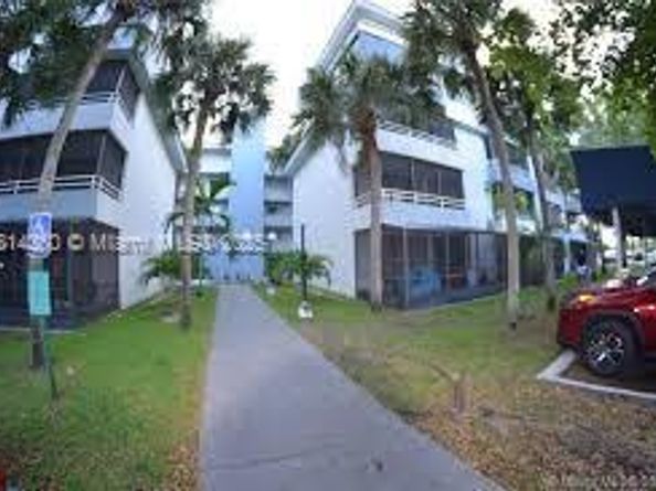 8255 SW 152 Av E PH 2, Miami FL 33193