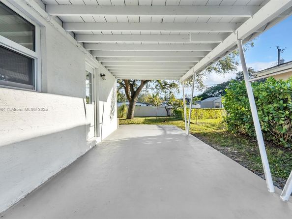 6326 SW 24th St, Miramar FL 33023