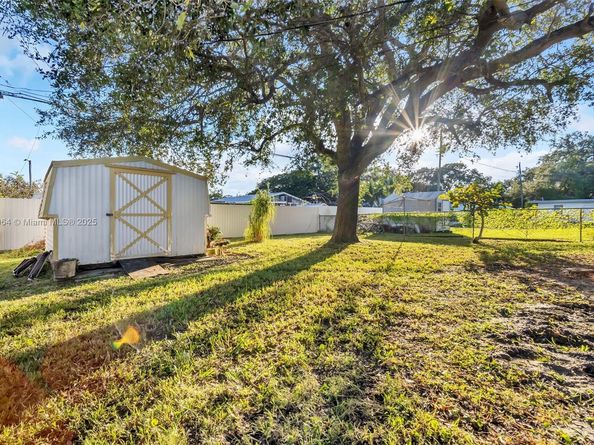 6326 SW 24th St, Miramar FL 33023