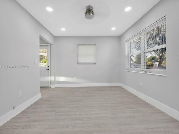 6326 SW 24th St, Miramar FL 33023