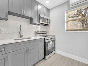 6326 SW 24th St, Miramar FL 33023