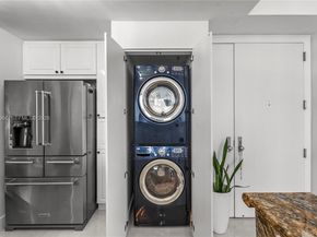 808 Brickell Key Dr 3007, Miami FL 33131