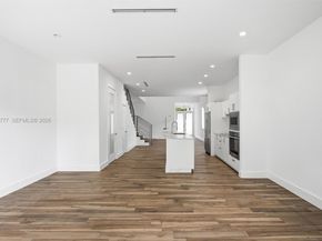 2852 SW 32nd Ct 2852, Miami FL 33133