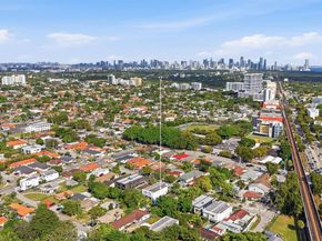 2852 SW 32nd Ct 2852, Miami FL 33133