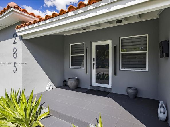 285 NW 45th St, Miami FL 33127