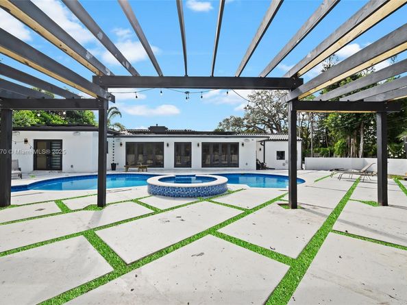 29 NE 95th St, Miami Shores FL 33138