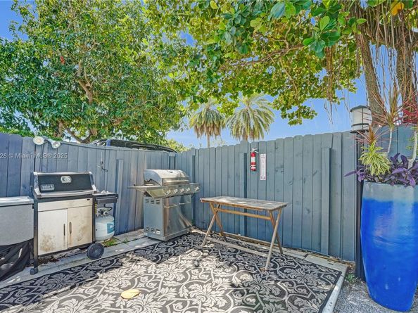 801 NE 18th Ct 209, Fort Lauderdale FL 33305