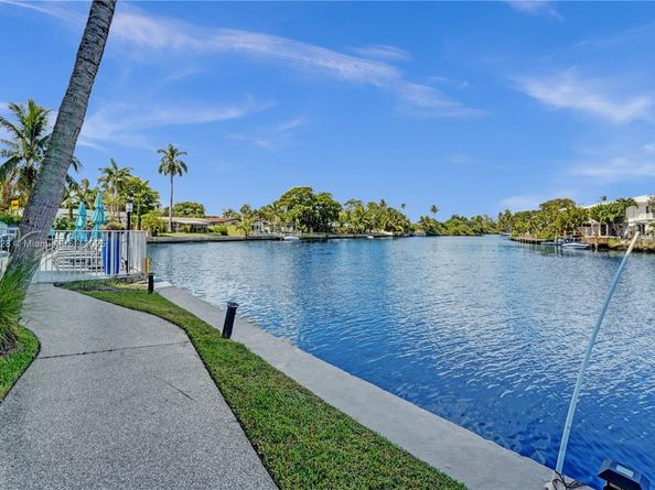 801 NE 18th Ct 209, Fort Lauderdale FL 33305