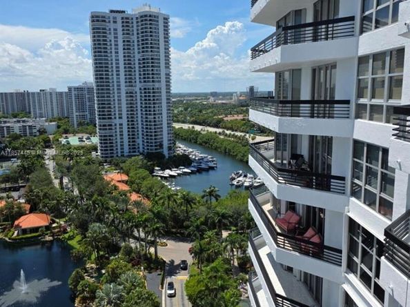 19195 NE 36th Ct 2103, Aventura FL 33180