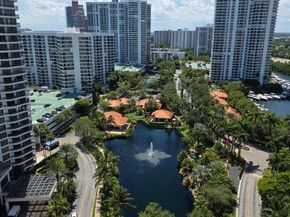 19195 NE 36th Ct 2103, Aventura FL 33180