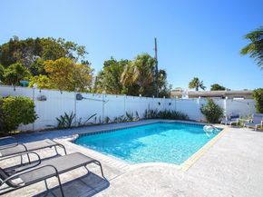 2450 NE 18th St, Pompano Beach FL 33062