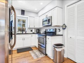 2450 NE 18th St, Pompano Beach FL 33062