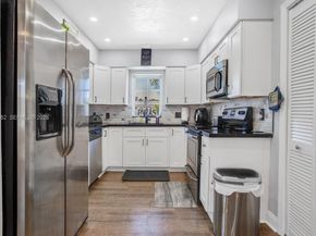 2450 NE 18th St, Pompano Beach FL 33062