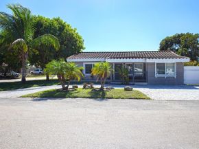 2450 NE 18th St, Pompano Beach FL 33062