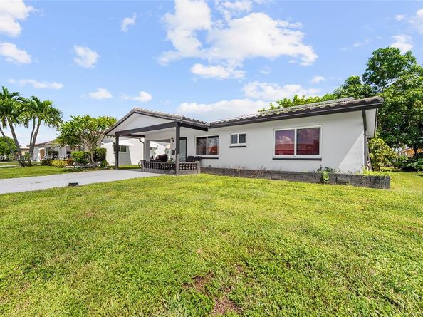 5716 NW 86th Ave, Tamarac FL 33321