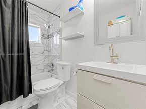 5716 NW 86th Ave, Tamarac FL 33321