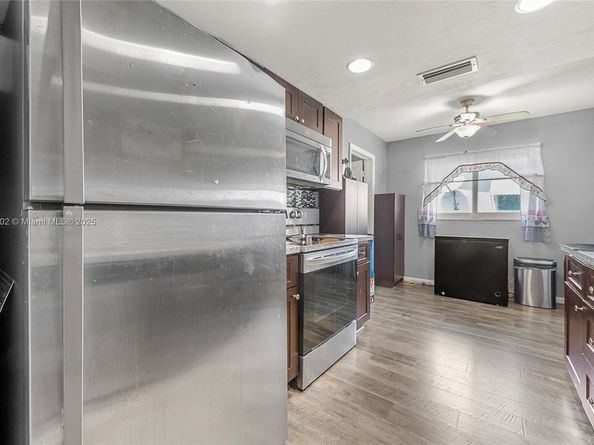 5716 NW 86th Ave, Tamarac FL 33321