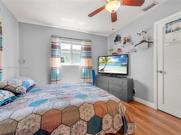 5716 NW 86th Ave, Tamarac FL 33321