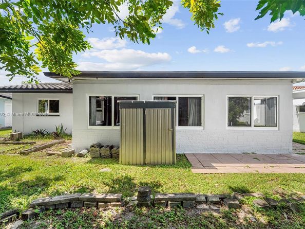 5716 NW 86th Ave, Tamarac FL 33321